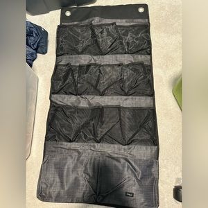 Thirty-One Hang Up Space Organizer Black Cross Pop NEW